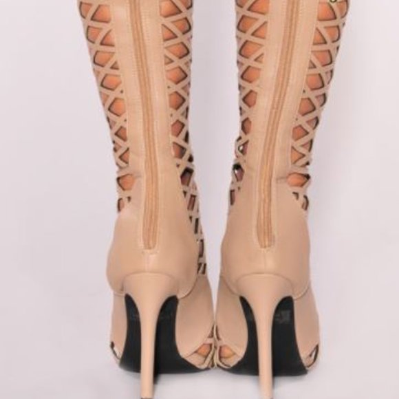 ❌SOLD❌Faux/Leather Cage - Picture 10 of 13